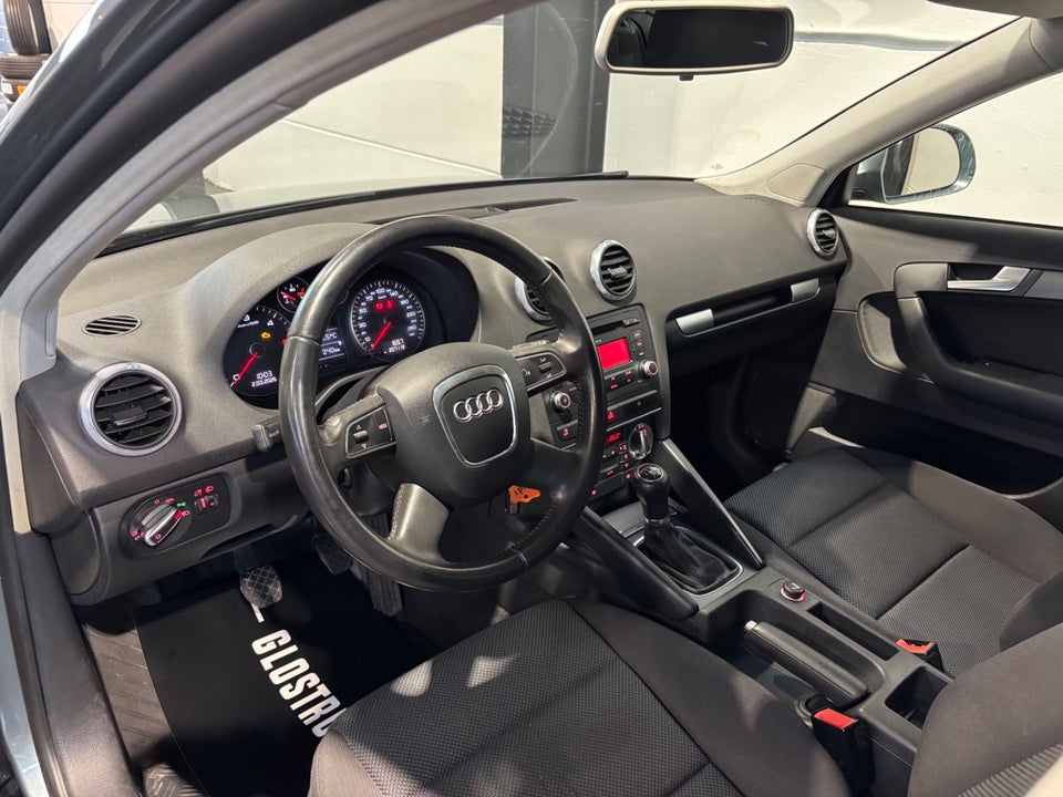 Audi A3 1,6 TDi Ambiente Sportback 5d