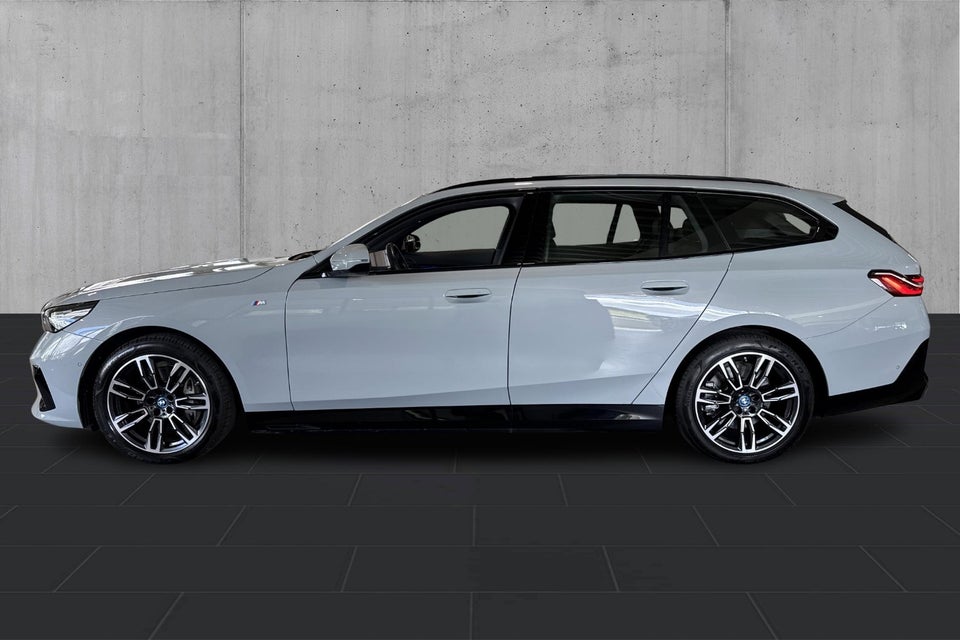 BMW i5 xDrive40 Touring M-Sport 5d
