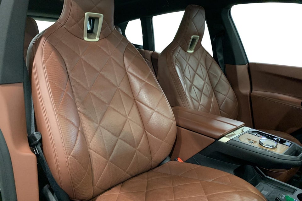 BMW iX xDrive40 Supercharged 5d