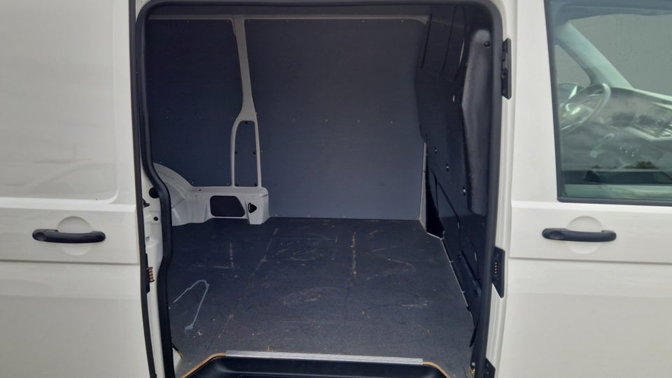 VW Transporter 2,0 TDi 150 Kassevogn DSG lang