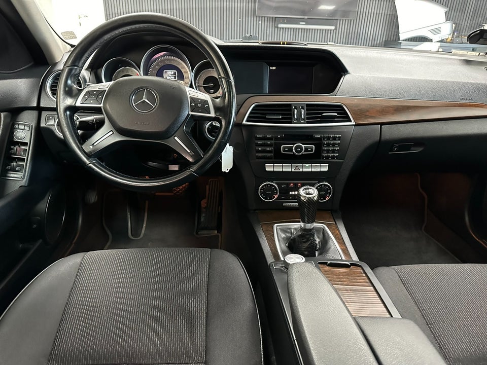 Mercedes C220 2,2 CDi Elegance BE 4d