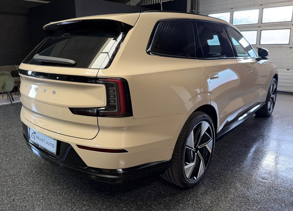 Volvo EX90 Twin Performance Ultra 7prs 5d 2024 — billede 3 af 15