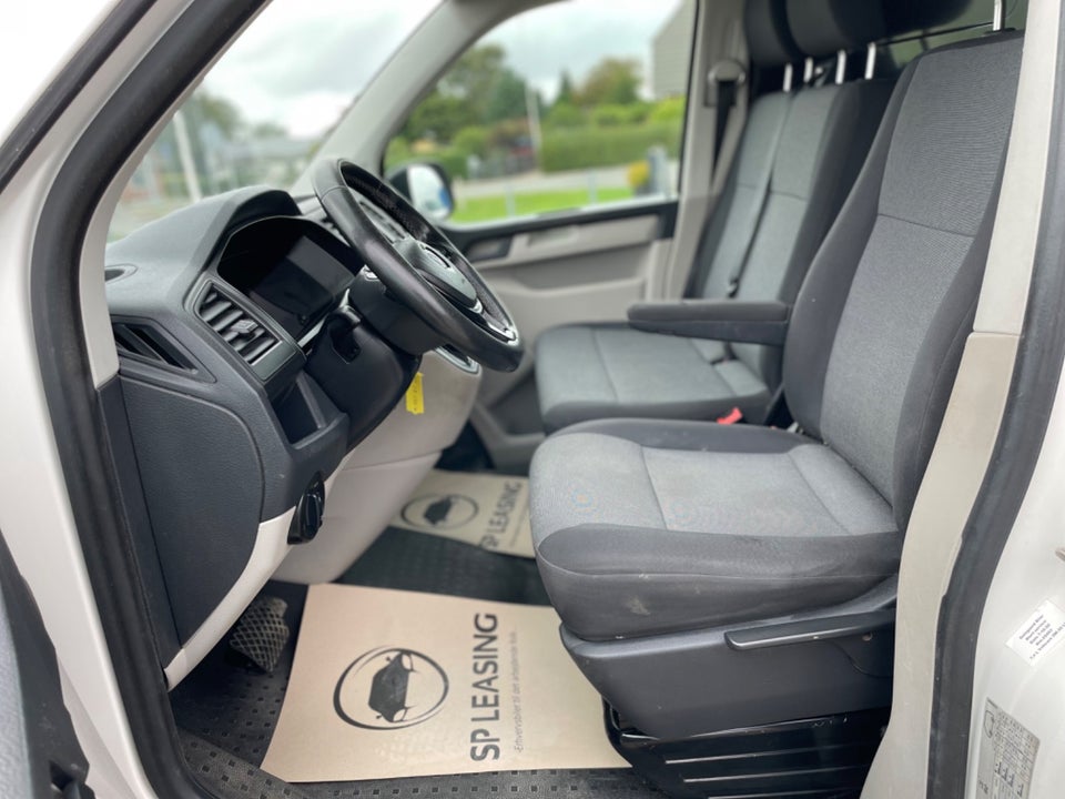 VW Transporter 2,0 TDi 150 Kassevogn DSG kort
