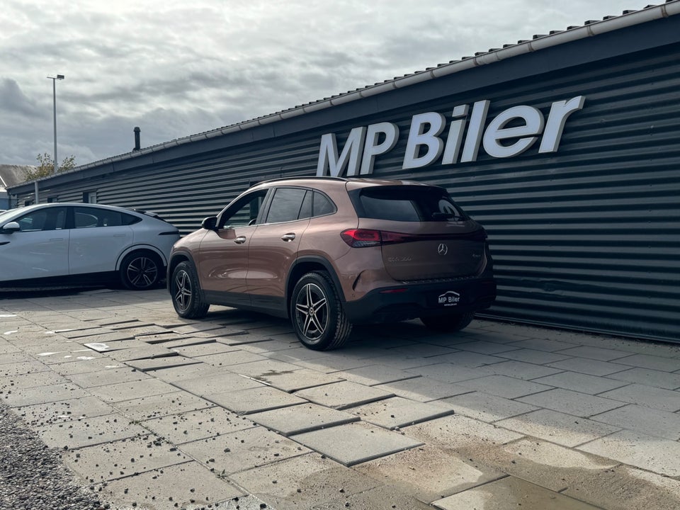 Mercedes EQA300 AMG Line 4Matic 5d