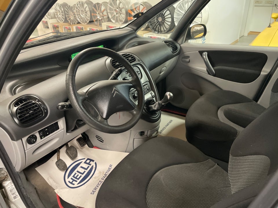 Citroën Xsara Picasso 1,6i 8V 95 Clim 5d