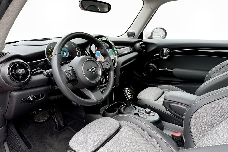 MINI Cooper SE Classic Trim 3d