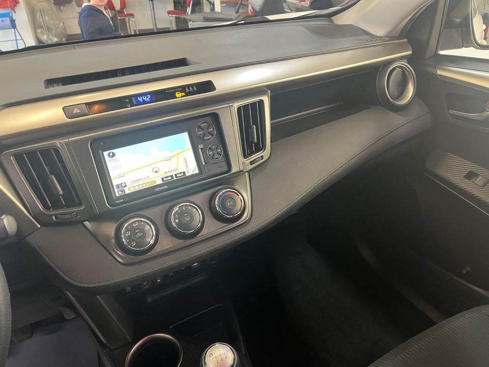 Toyota RAV4 2,0 D-4D T2+ 5d