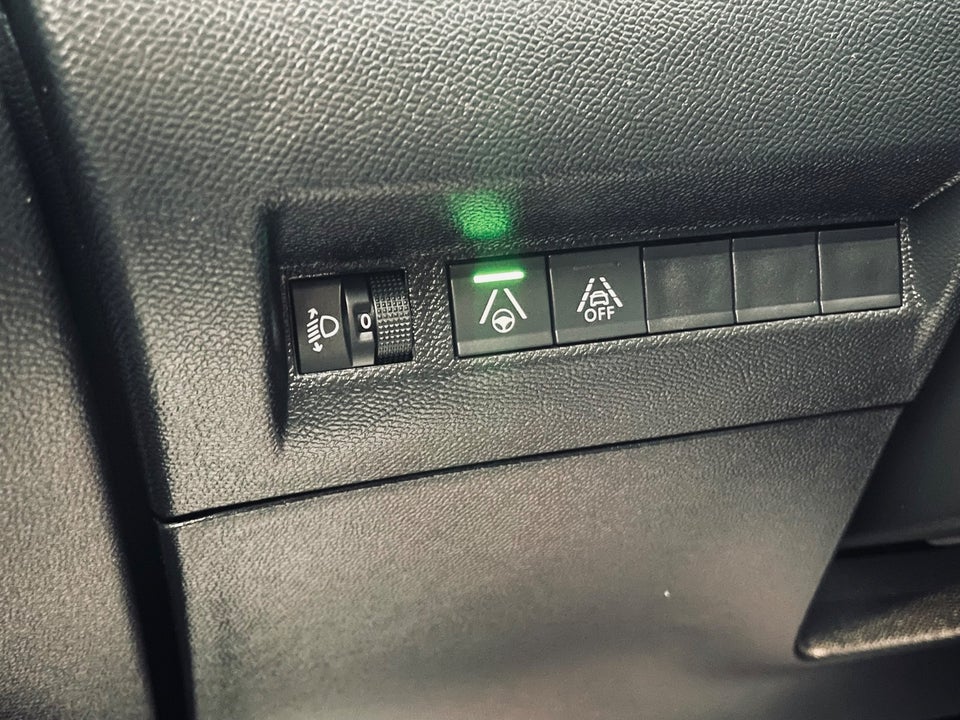Peugeot 2008 1,2 PureTech 130 Allure Pack EAT8 5d