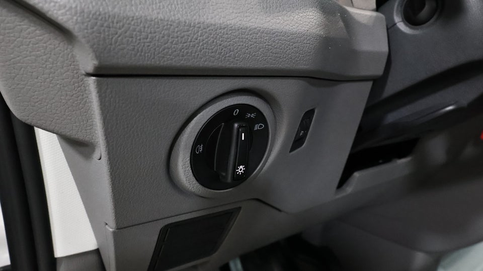 VW Crafter 35 2,0 TDi 140 Kombi aut.