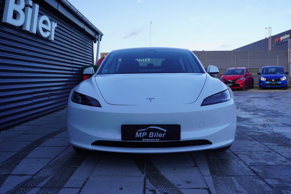 Tesla Model 3 Long Range AWD 4d