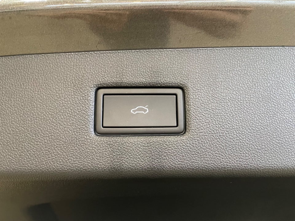 Ford Explorer 82 Premium Extended Range 5d