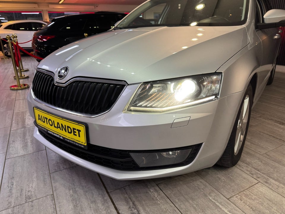 Skoda Octavia 2,0 TDi 150 Style Combi Van 5d