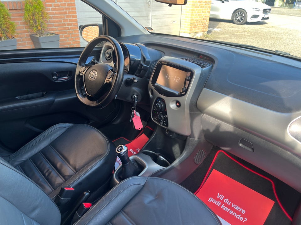 Toyota Aygo 1,0 VVT-i x-black II 5d