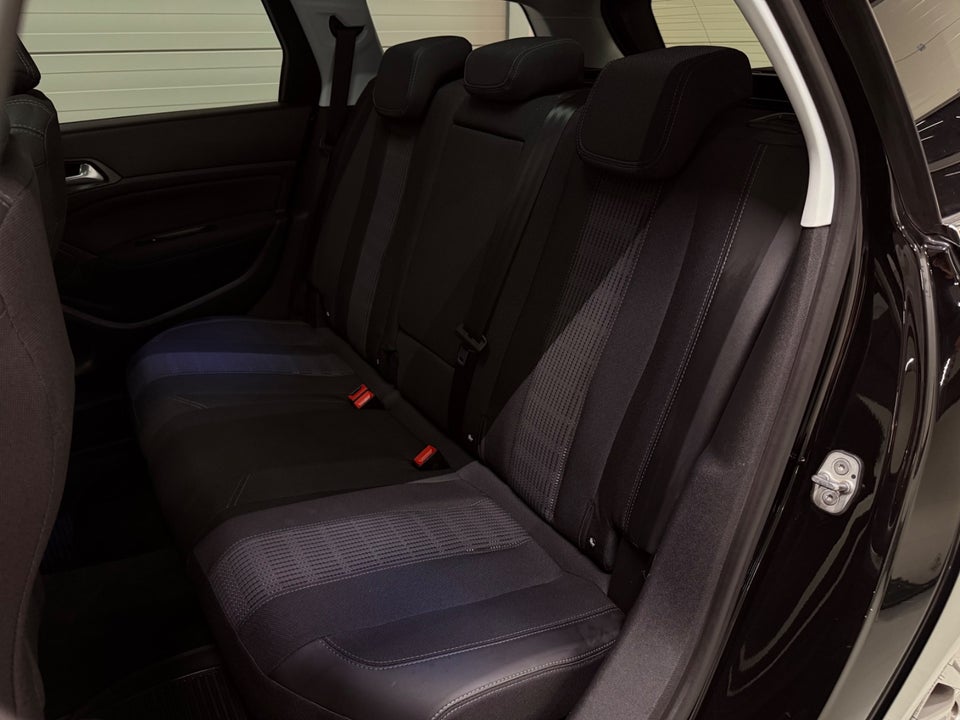 Peugeot 308 1,5 BlueHDi 130 Allure+ Sky SW 5d