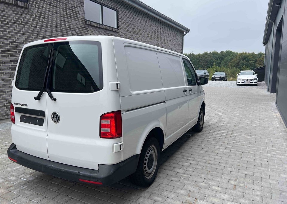 VW Transporter 2,0 TDi 150 Kassevogn DSG kort