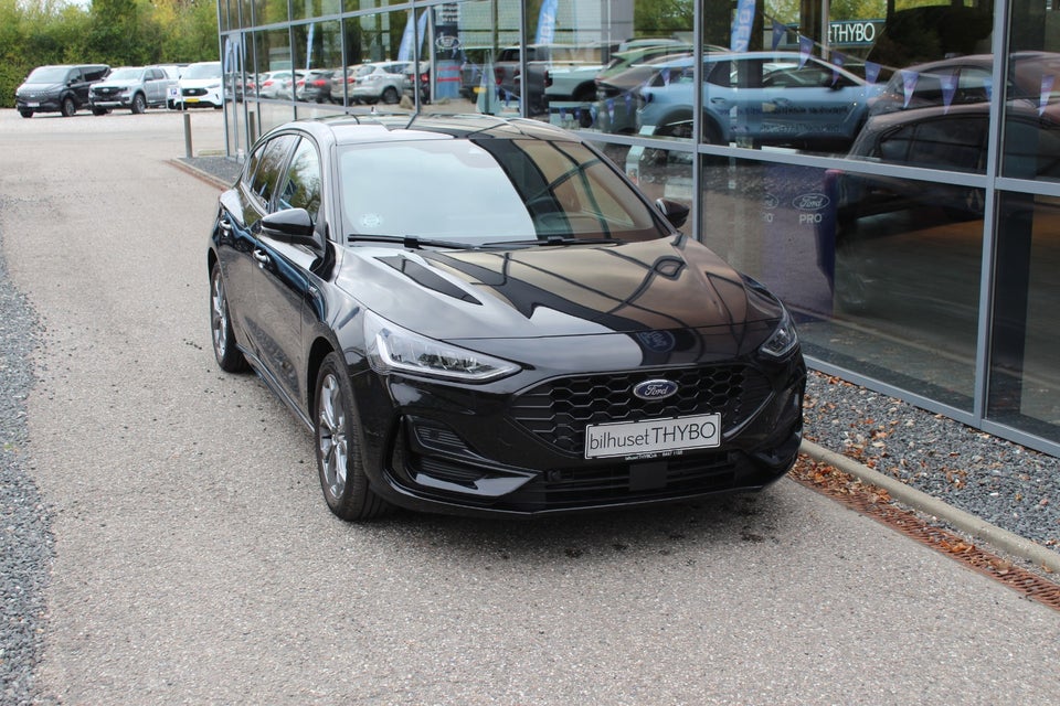 Ford Focus 1,0 EcoBoost mHEV ST-Line X 5d
