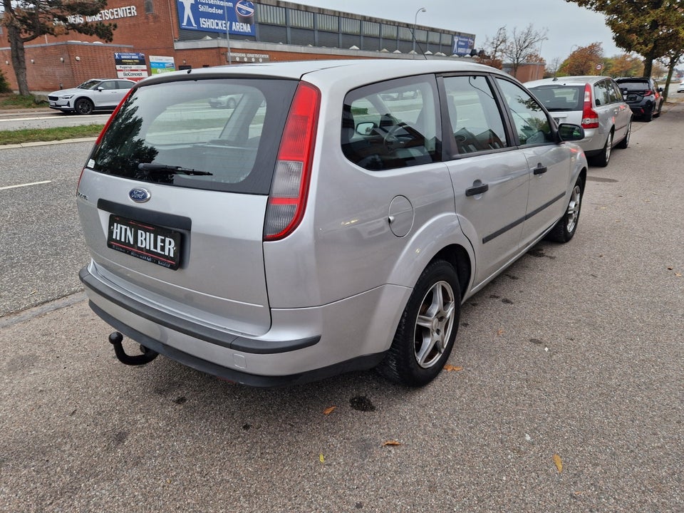 Ford Focus 1,6 Trend 100 5d