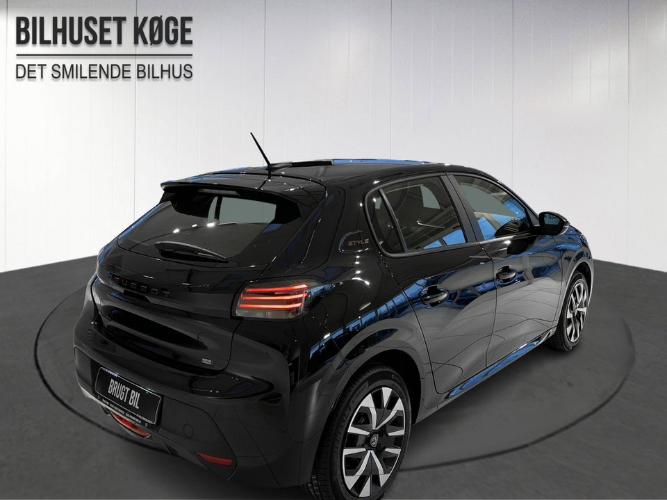 Peugeot e-208 50 Style 5d