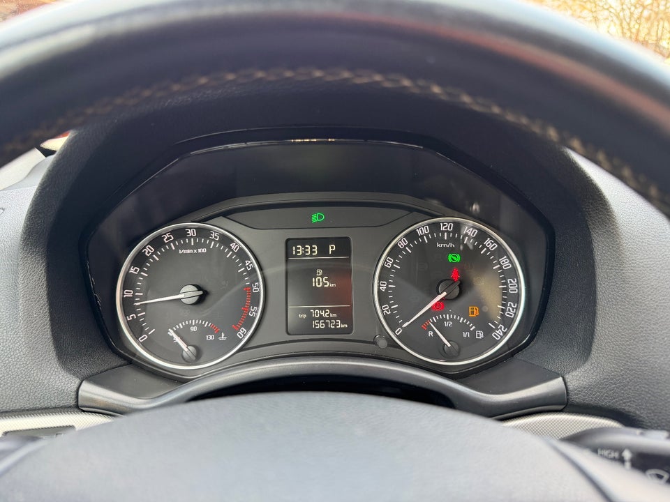 Skoda Octavia 1,6 TDi 105 Elegance DSG 5d