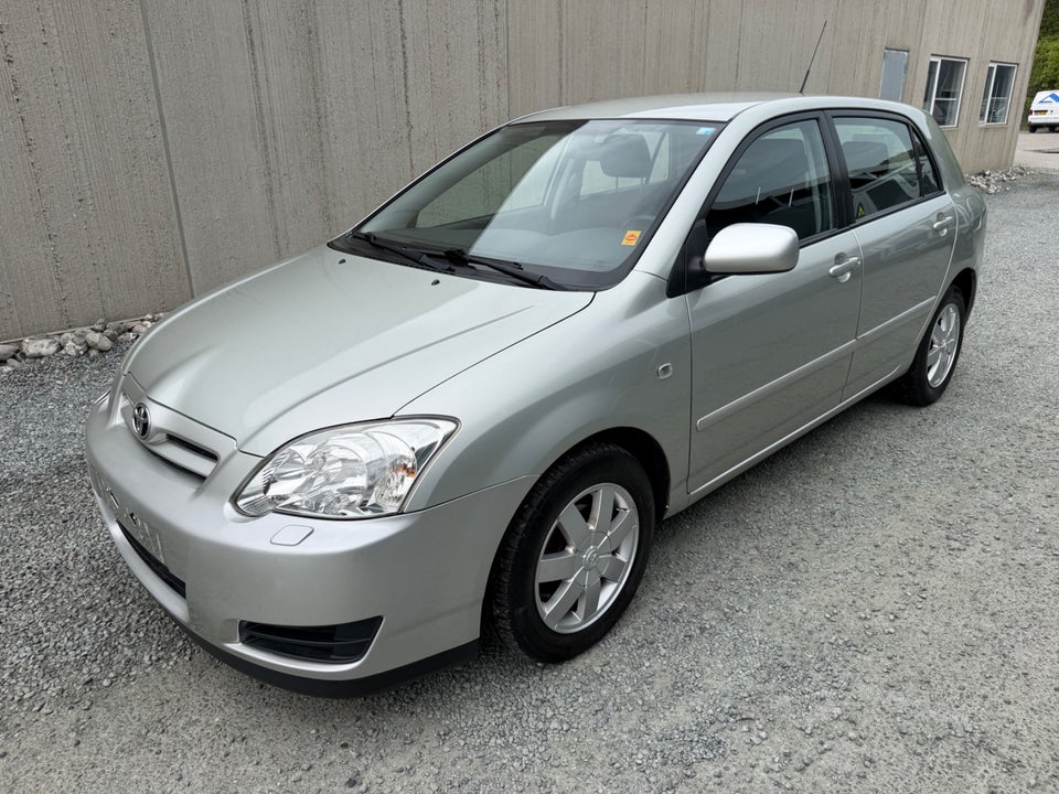 Toyota Corolla 1,6 Luna 5d