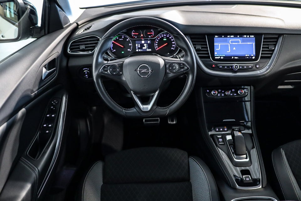 Opel Grandland X 1,6 Hybrid4 Impress aut. 5d