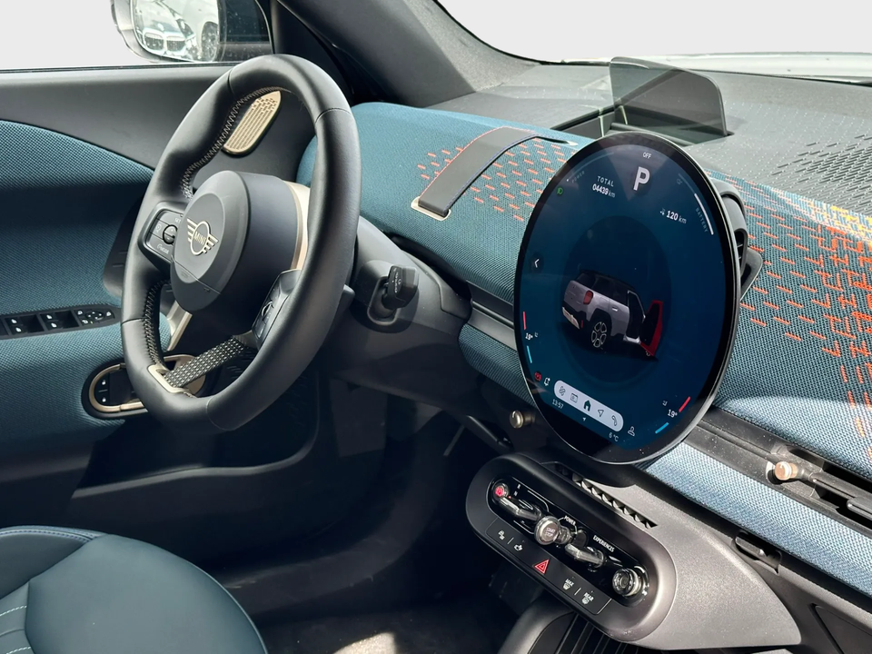 MINI Aceman E Favoured Trim L 5d