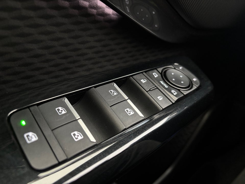 Suzuki eVitara 61 Active 5d