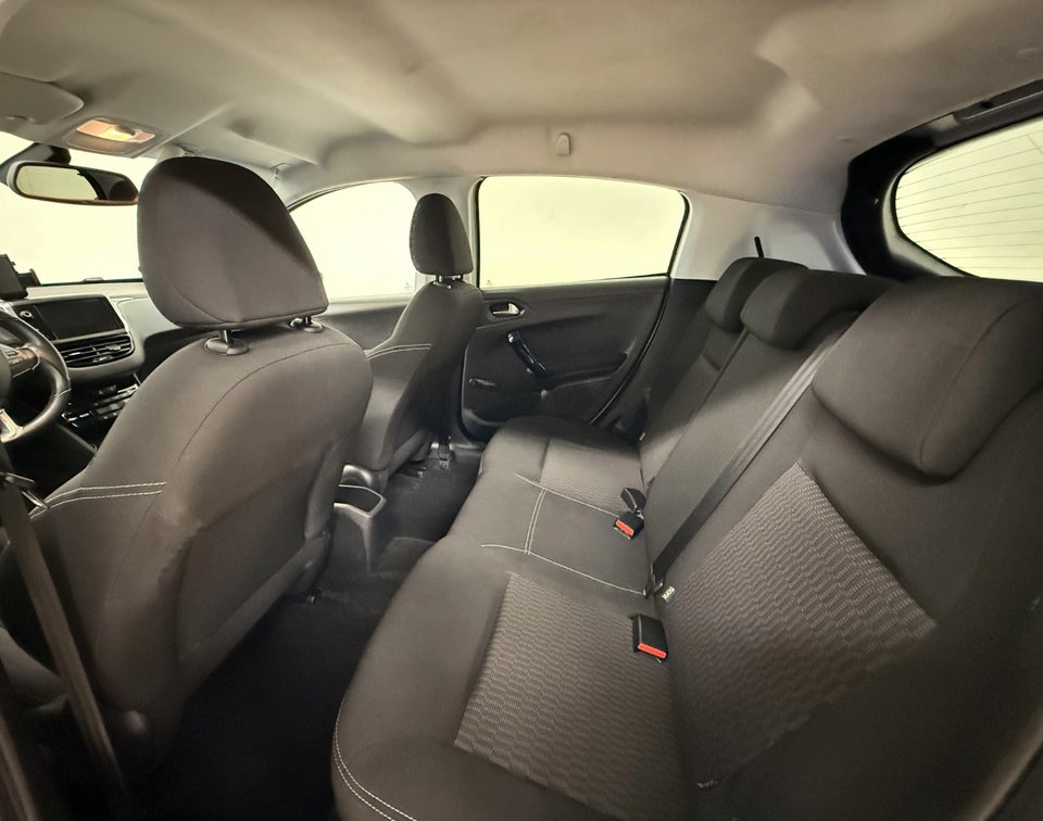 Peugeot 208 1,2 VTi 82 Chili+ 5d