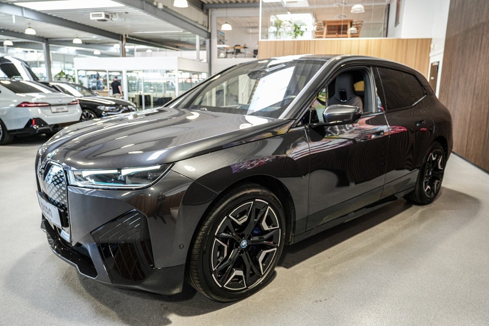BMW iX xDrive40 Sport 5d