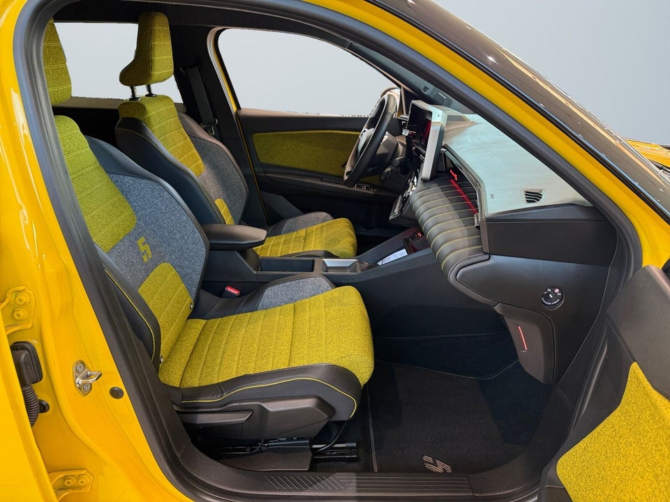 Renault 5 E-Tech 52 Iconic 5d