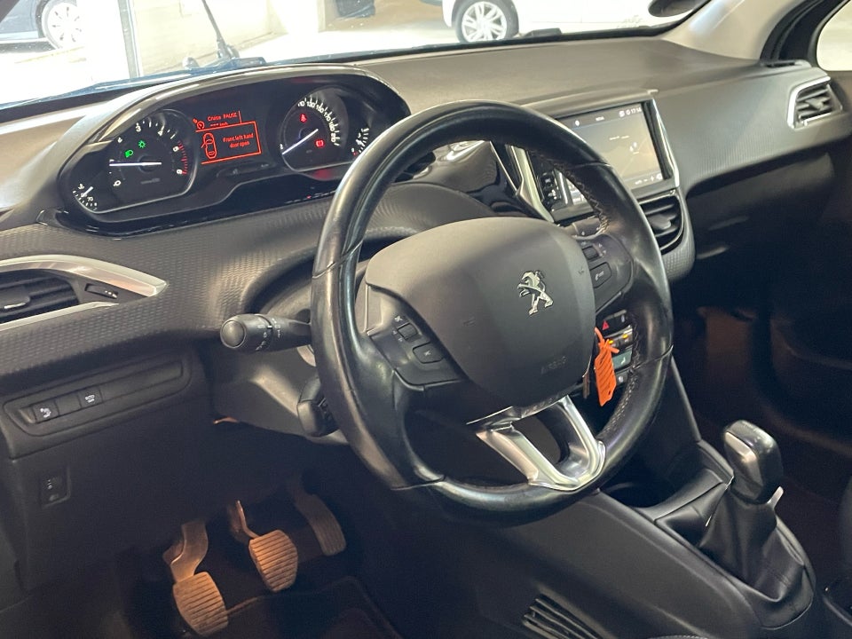 Peugeot 208 1,5 BlueHDi 100 Allure Sky 5d