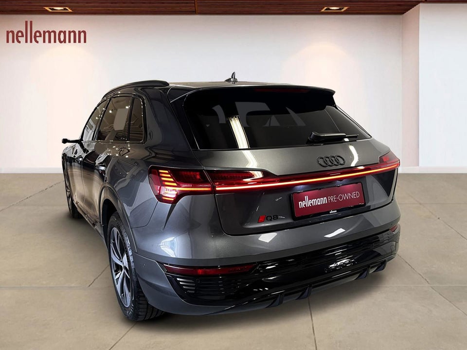 Audi Q8 e-tron 55 S-line quattro 5d