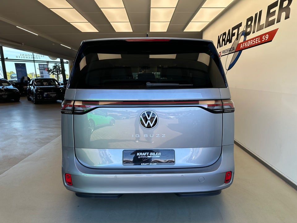 VW ID. Buzz 77 Pro SWB 5d