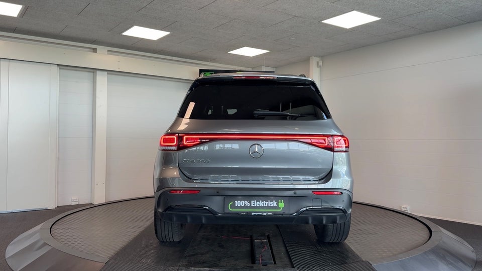 Mercedes EQB250 AMG Line 5d