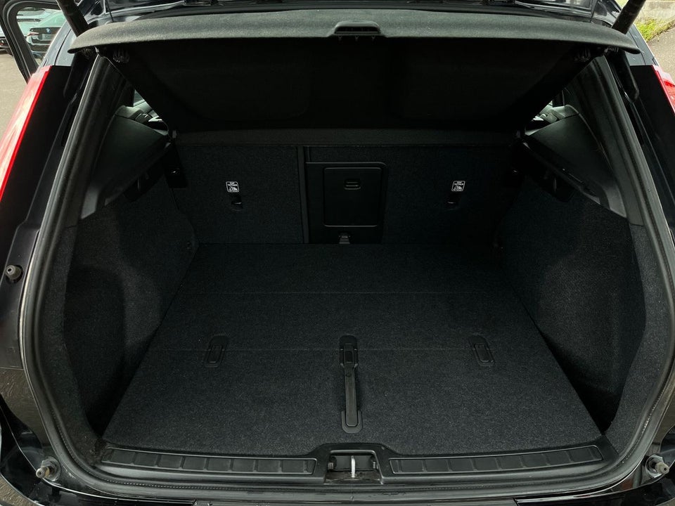 Volvo XC40 ReCharge Extended Range Plus 5d