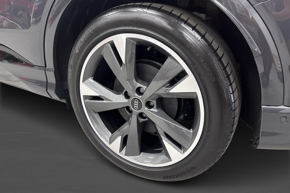 Audi Q4 e-tron performance 5d