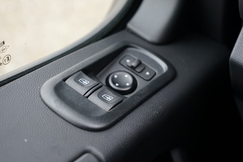 Renault Master IV T35 2,3 dCi 150 L2H2 Kassevogn