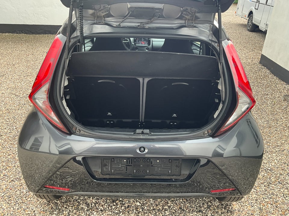 Toyota Aygo 1,0 VVT-i x-play 5d