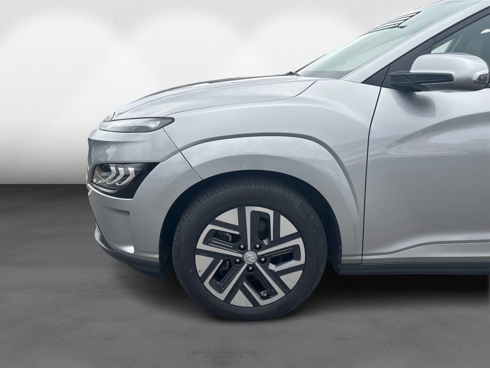Hyundai Kona 64 EV Essential 5d