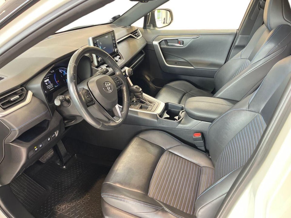 Toyota RAV4 2,5 Hybrid H3 Style MDS 5d