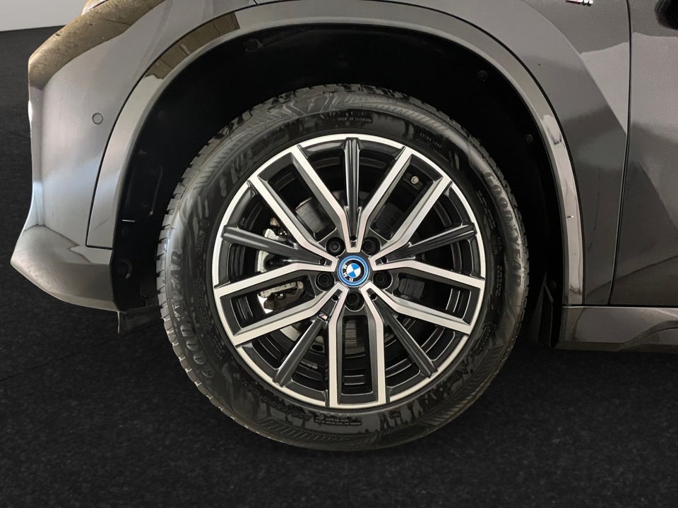 BMW iX1 xDrive30 M-Sport 5d
