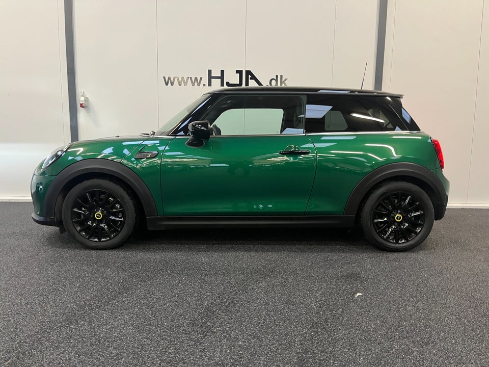 MINI Cooper SE Essential 3d