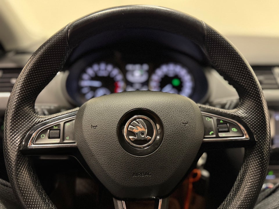 Skoda Octavia 2,0 TDi 150 Ambition Combi DSG 5d