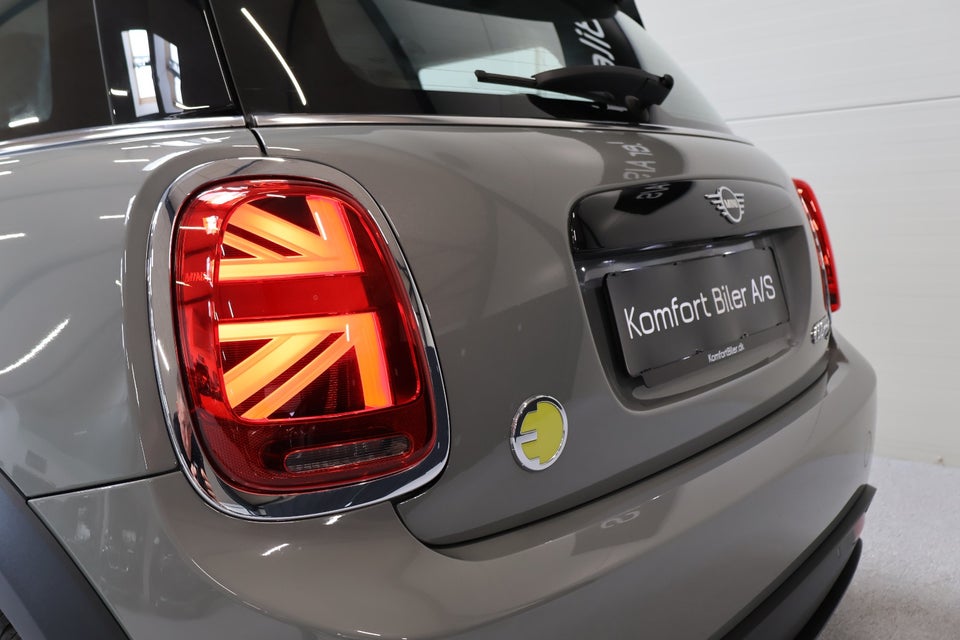MINI Cooper SE Essential 3d