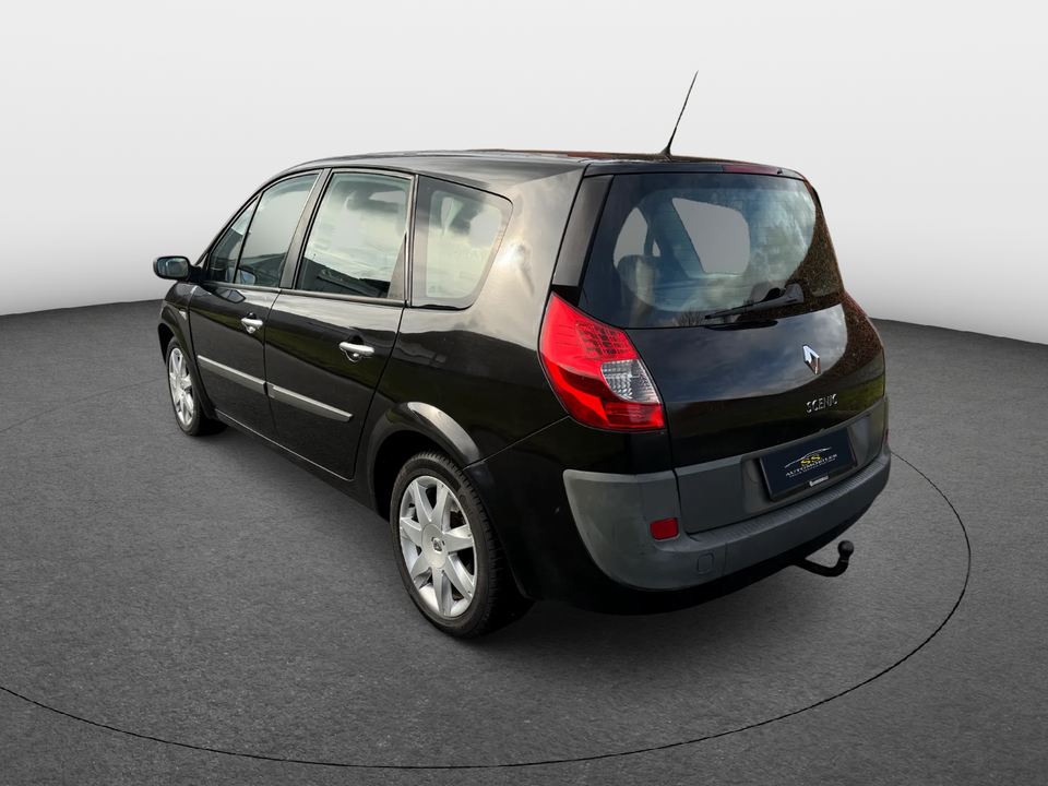 Renault Grand Scenic II 2,0 Dynamique 5d
