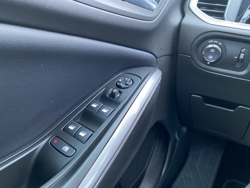 Opel Grandland 1,6 Hybrid Ultimate aut. 5d