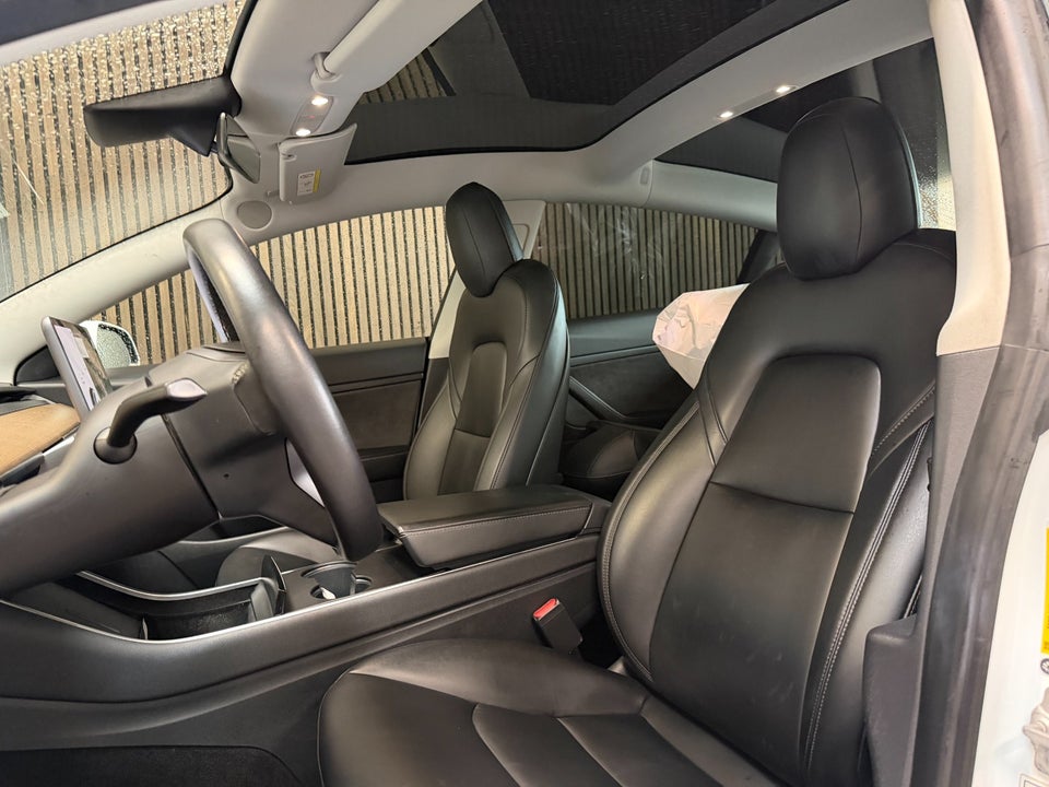 Tesla Model 3 Standard Range+ RWD 4d