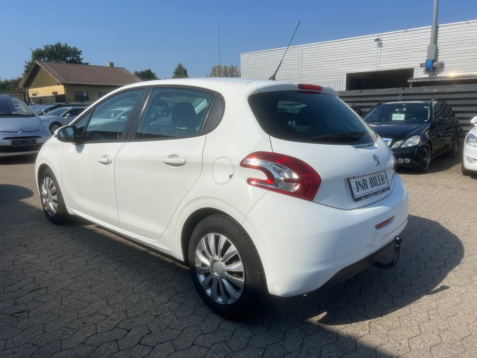 Peugeot 208 1,2 VTi Style 5d