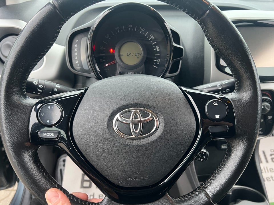 Toyota Aygo 1,0 VVT-i x-play x-touch 5d