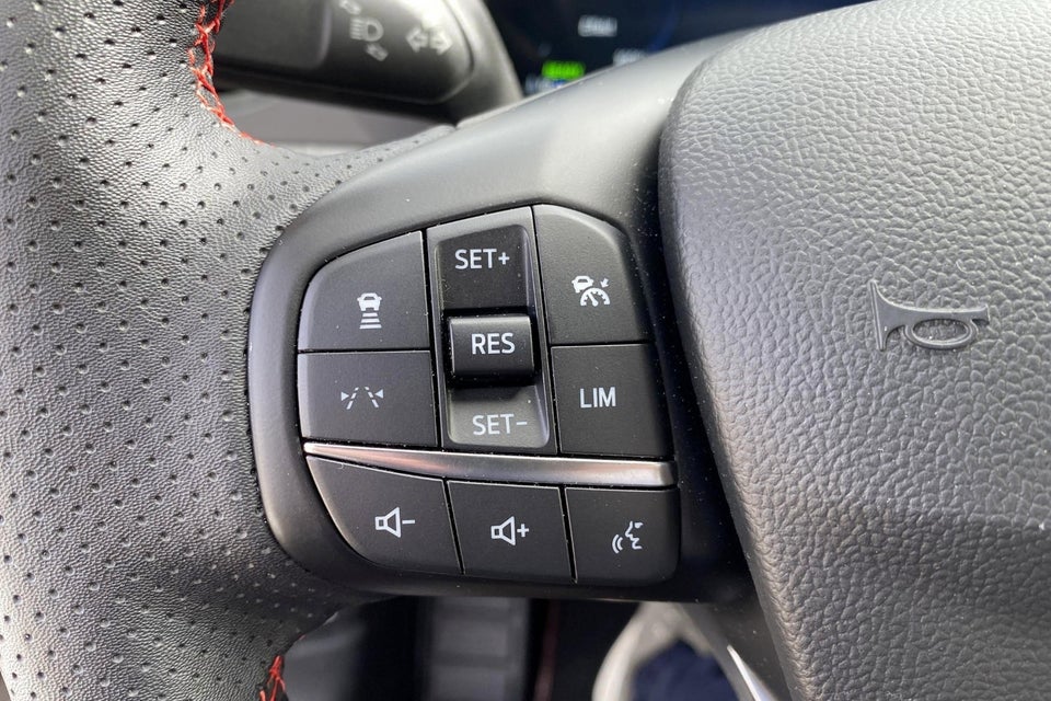 Ford Kuga 2,5 HEV ST-Line X CVT 5d